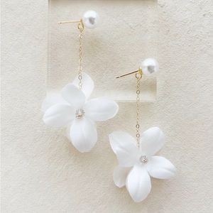 Kate and Mari Kerri Earrings White Flower Never Worn
